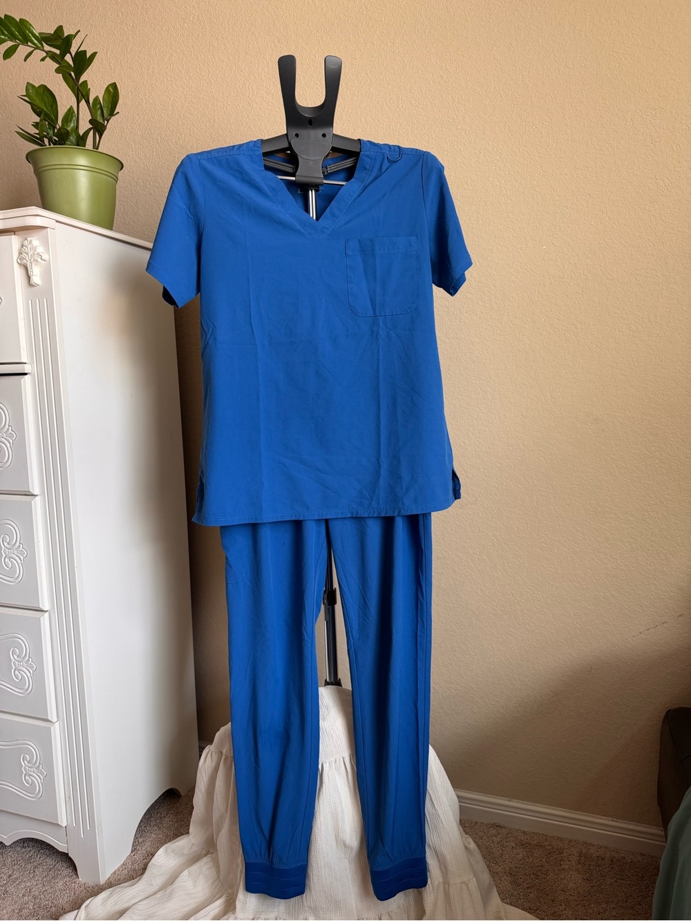 2 Set Comfy Royal Blue scrubs, V-Neck Top &  jogger style pants, M top, L pants